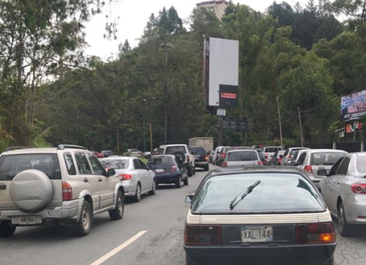 Caída de un poste en el kilómetro 19 de la Panamericana genera retraso vehicular #22Jul