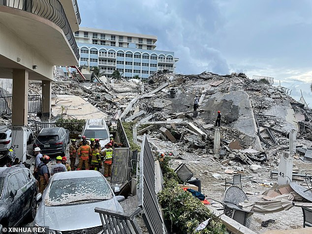 Desarrolladores del edificio que colapsó en Miami fueron acusados de pagar a funcionarios para obtener permisos