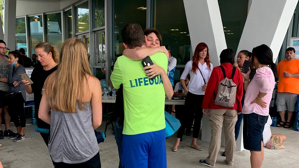 Autoridades instalaron Centro de Reunificación de familiares en Miami luego del derrumbe