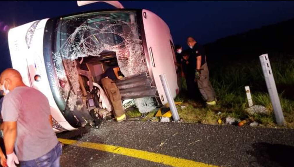 Al menos ocho muertos y 20 heridos en accidente en un autobús en el noreste de México