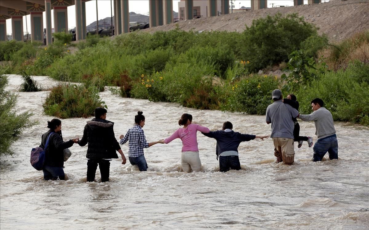 Murió un inmigrante por calor extremo tras cruzar la frontera entre México y EEUU