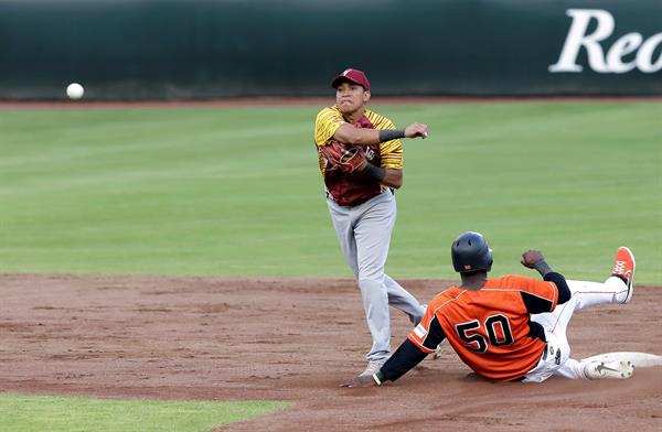 Venezuela venció a Países Bajos en preolímpico de béisbol y buscará jugar la final