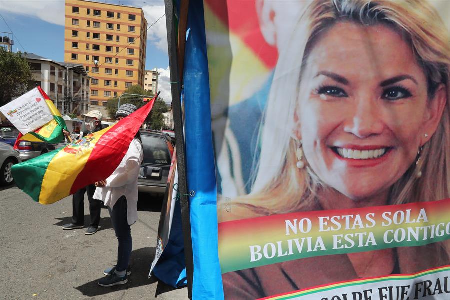 La defensa de Jeanine Áñez presenta 50 pruebas con las que busca su liberación inmediata