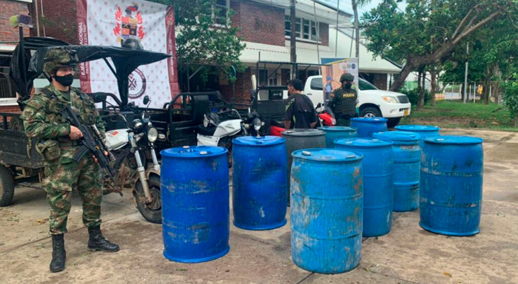 Venezolano fue detenido en Colombia por traficar 55 galones de combustible (VIDEO)