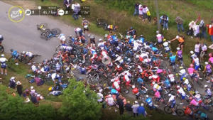 Retiraron la denuncia contra la espectadora que provocó el aparatoso accidente en el Tour de Francia