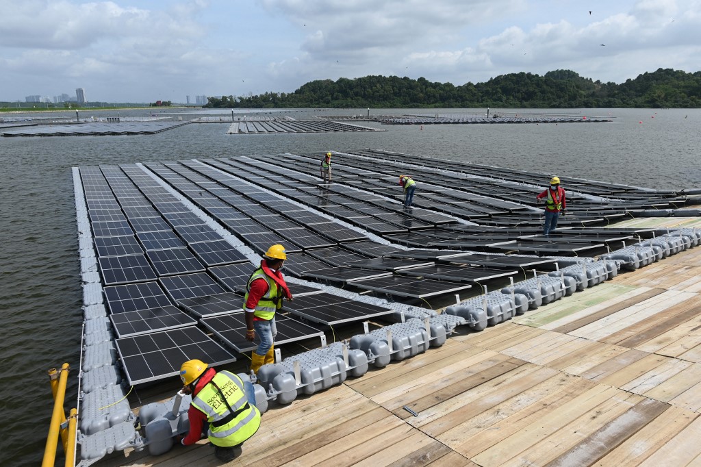 Singapur presenta una de las mayores centrales solares flotantes del mundo (FOTOS)