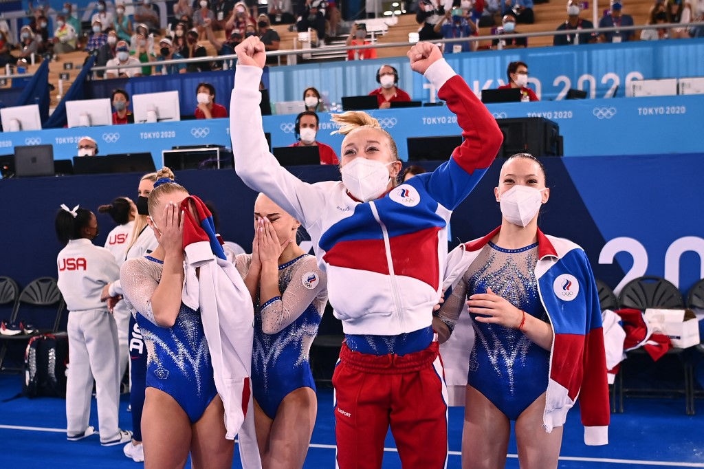 Gimnastas rusas ganaron el oro olímpico en la categoría por equipos a EEUU tras la salida de Simone Biles