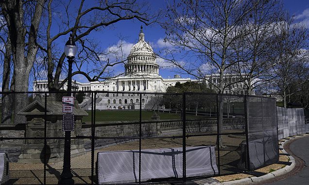 Las cercas instaladas alrededor del Capitolio de EEUU serán removidas el #9Jul