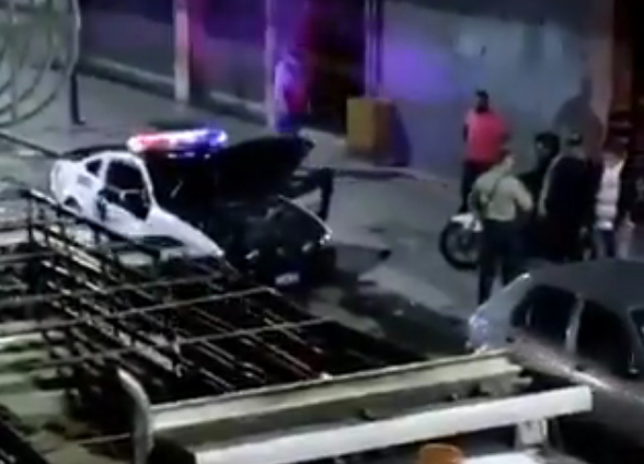 EN VIDEO: Una de las nuevas Mustang-patrullas de Chacao, accidentada en su primera guardia