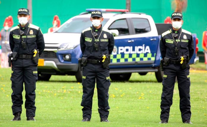 Cambio de uniforme en Colombia da inicio a la reforma policial