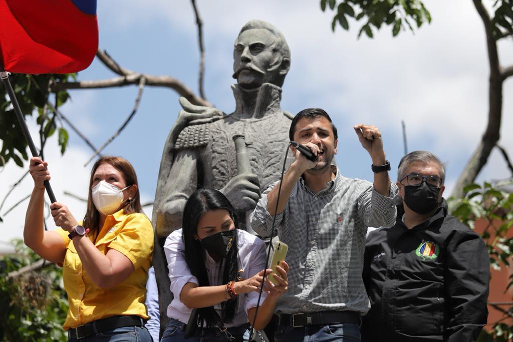 Robert García: Debemos luchar hasta alcanzar la democracia, independencia y libertad en nuestro país