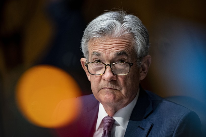 Jerome Powell advierte que ómicron podría ser una amenaza para la economía de EEUU