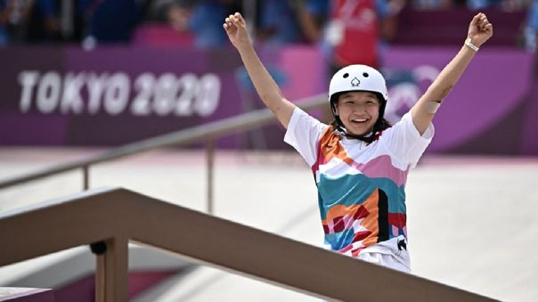 ¡Magistral! Con solo 13 años se llevó el oro en skateboard e hizo historia en Tokio 2020