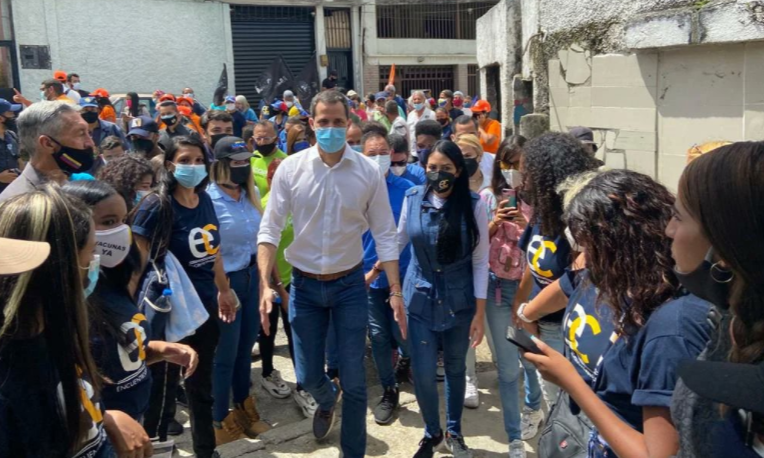 Delsa Solorzano visitó junto a Guaidó barrios de Los Teques #31Jul (Fotos)