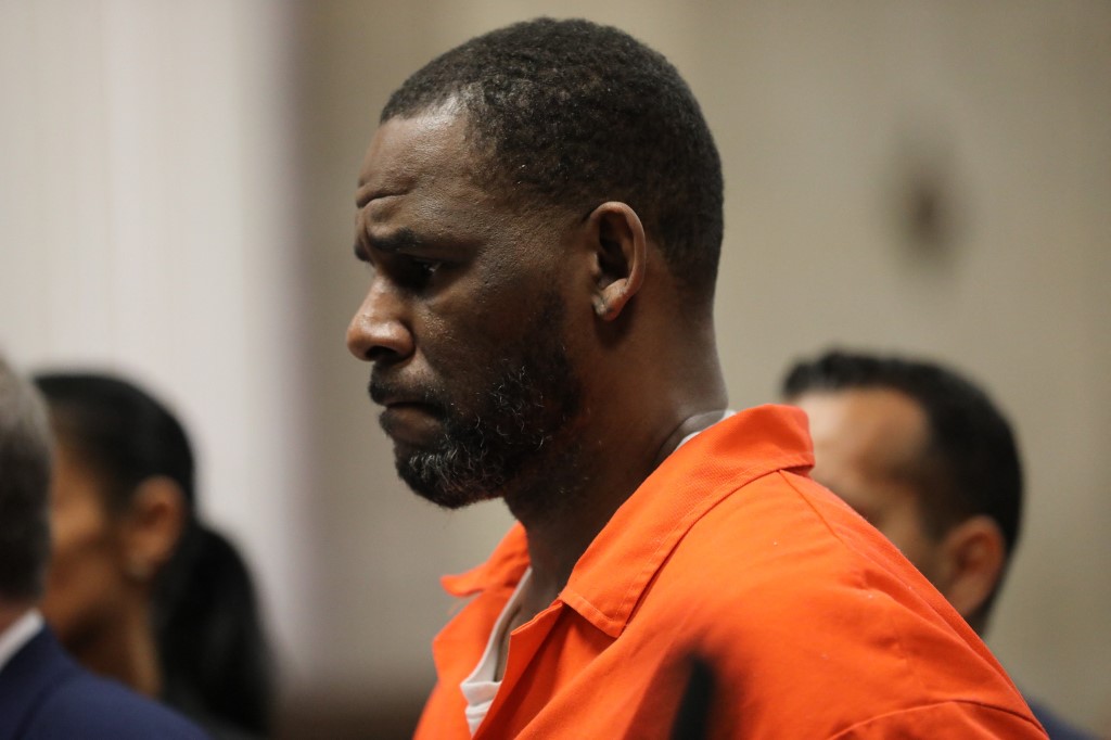 El cantante R. Kelly declarado culpable por producir pornografía infantil