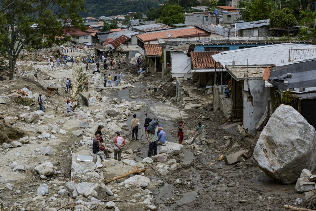 Sigue la búsqueda de tres desaparecidos tras fuertes lluvias en Venezuela