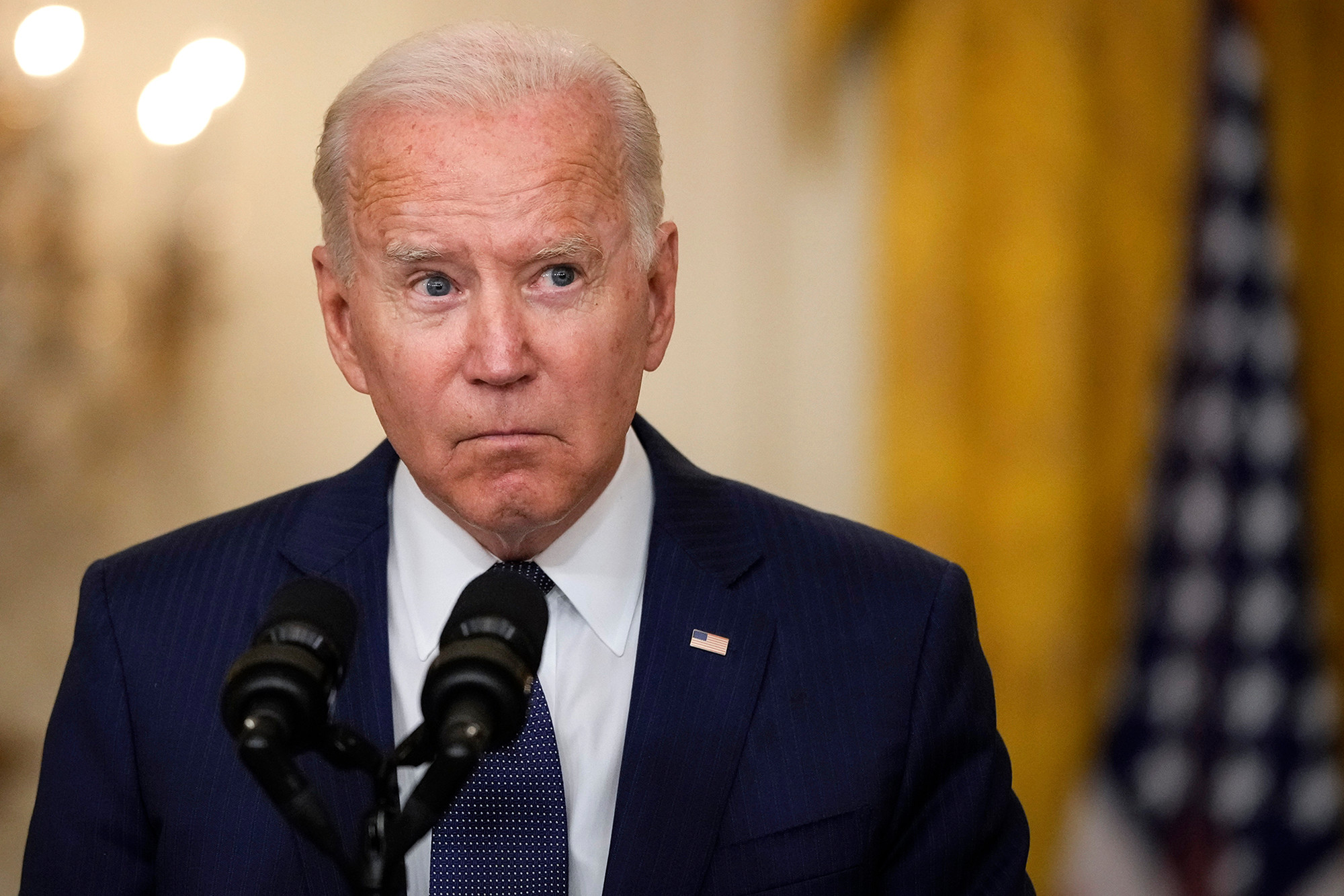 Republicanos arremeten contra Biden por presunto plan de indemnizar a migrantes ilegales