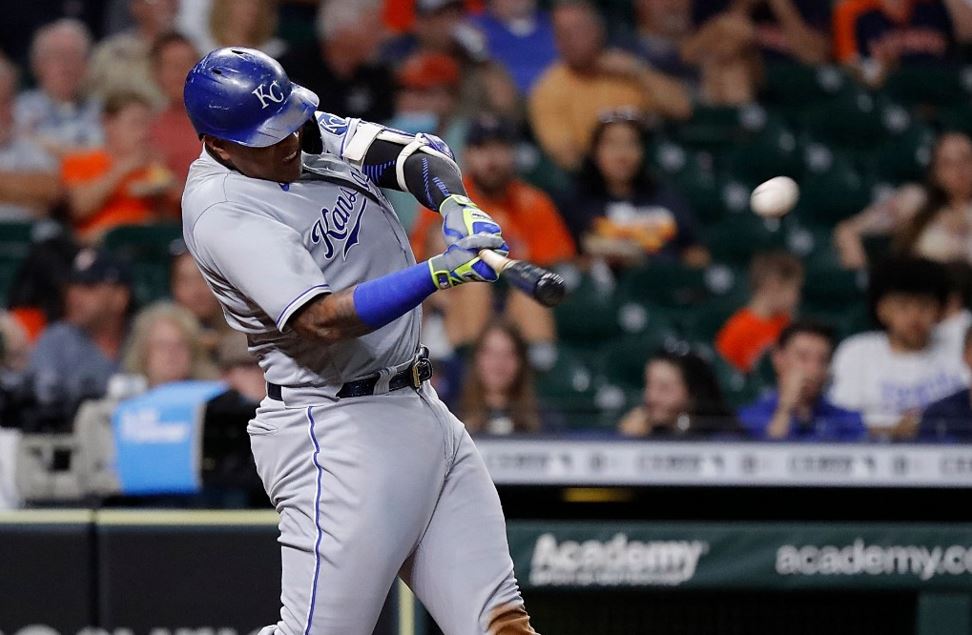 ¡Arepa power! Salvador Pérez conectó un TABLAZO contra los Astros (Video)