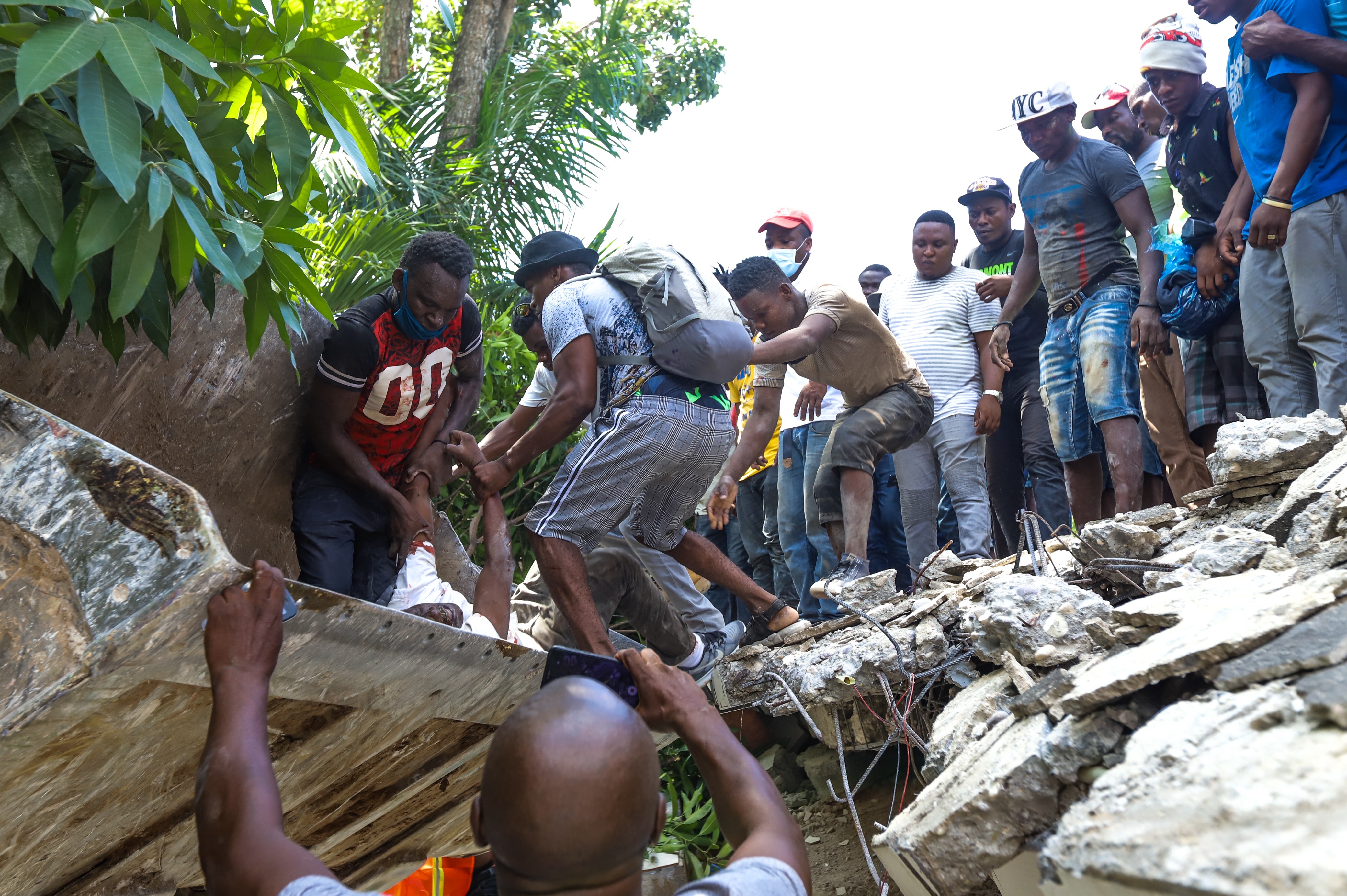 Aumentan a 227 los muertos a causa del terremoto en Haití