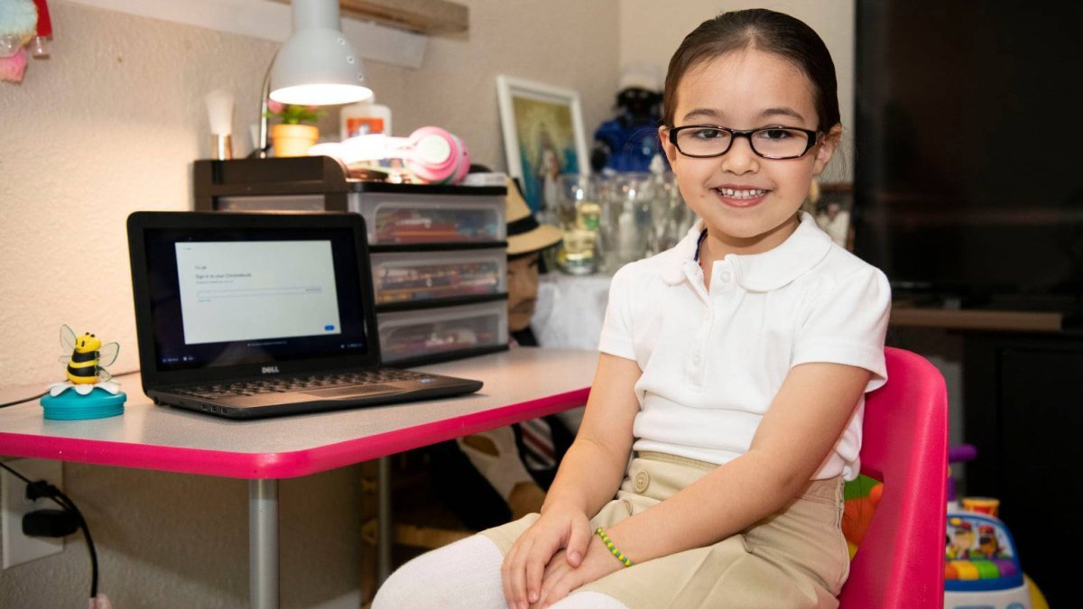 ¡Increíble! Niña hispana en Texas habla nueve idiomas con tan solo seis años