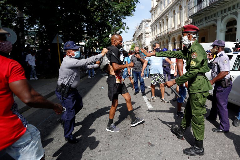 Informe expone deplorable estado de los DDHH en Cuba: Represión, crisis alimentaria y sanitaria