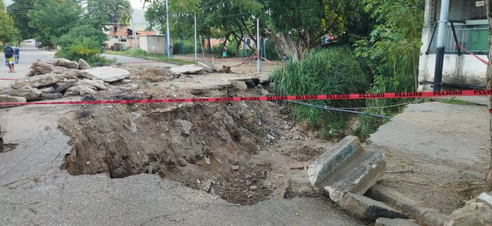 En Aragua, familias de La Chapa en riesgo por desbordamiento de una quebrada (Fotos)