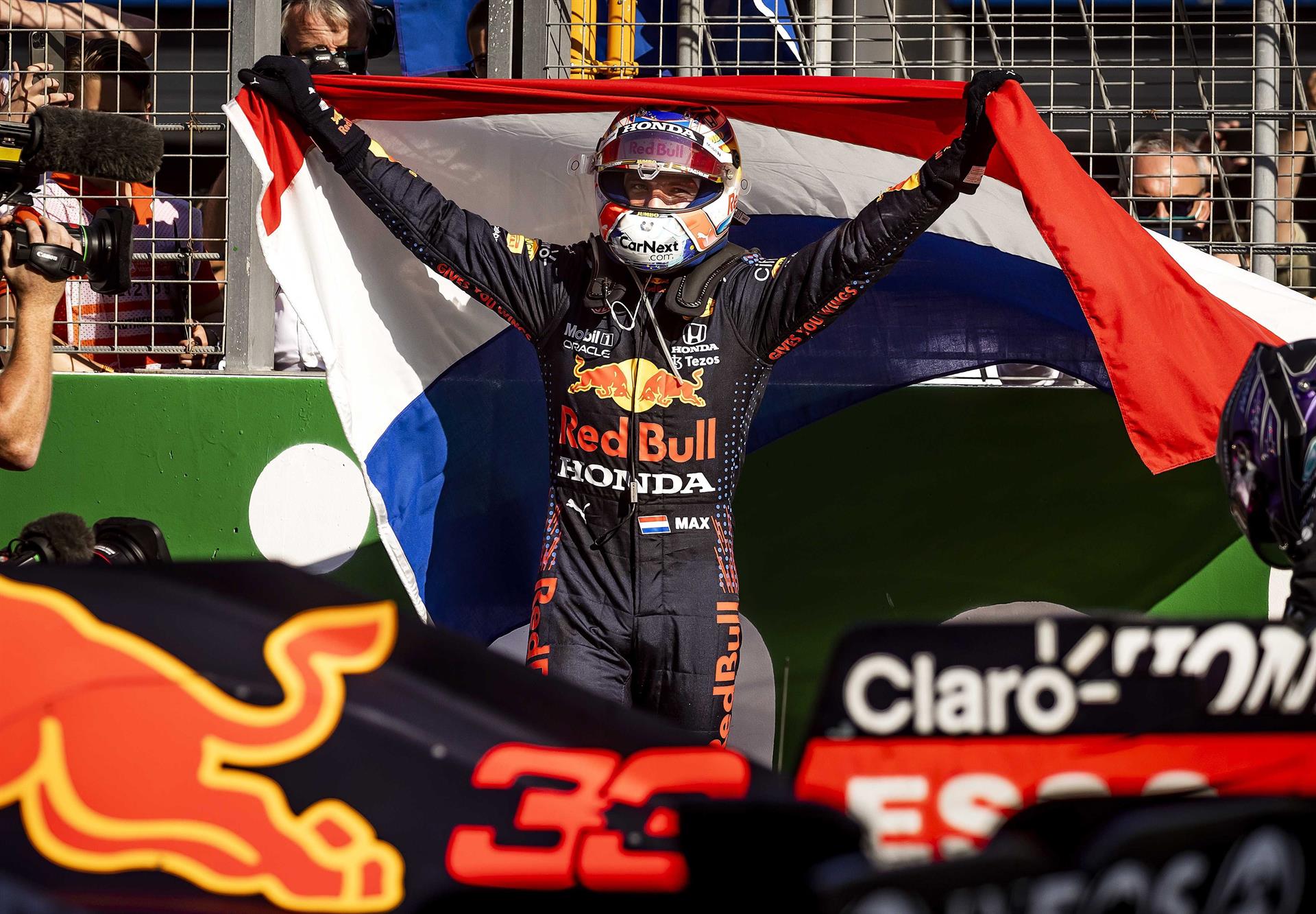 Verstappen recupera el liderato de la Fórmula Uno tras coronarse en Países Bajos