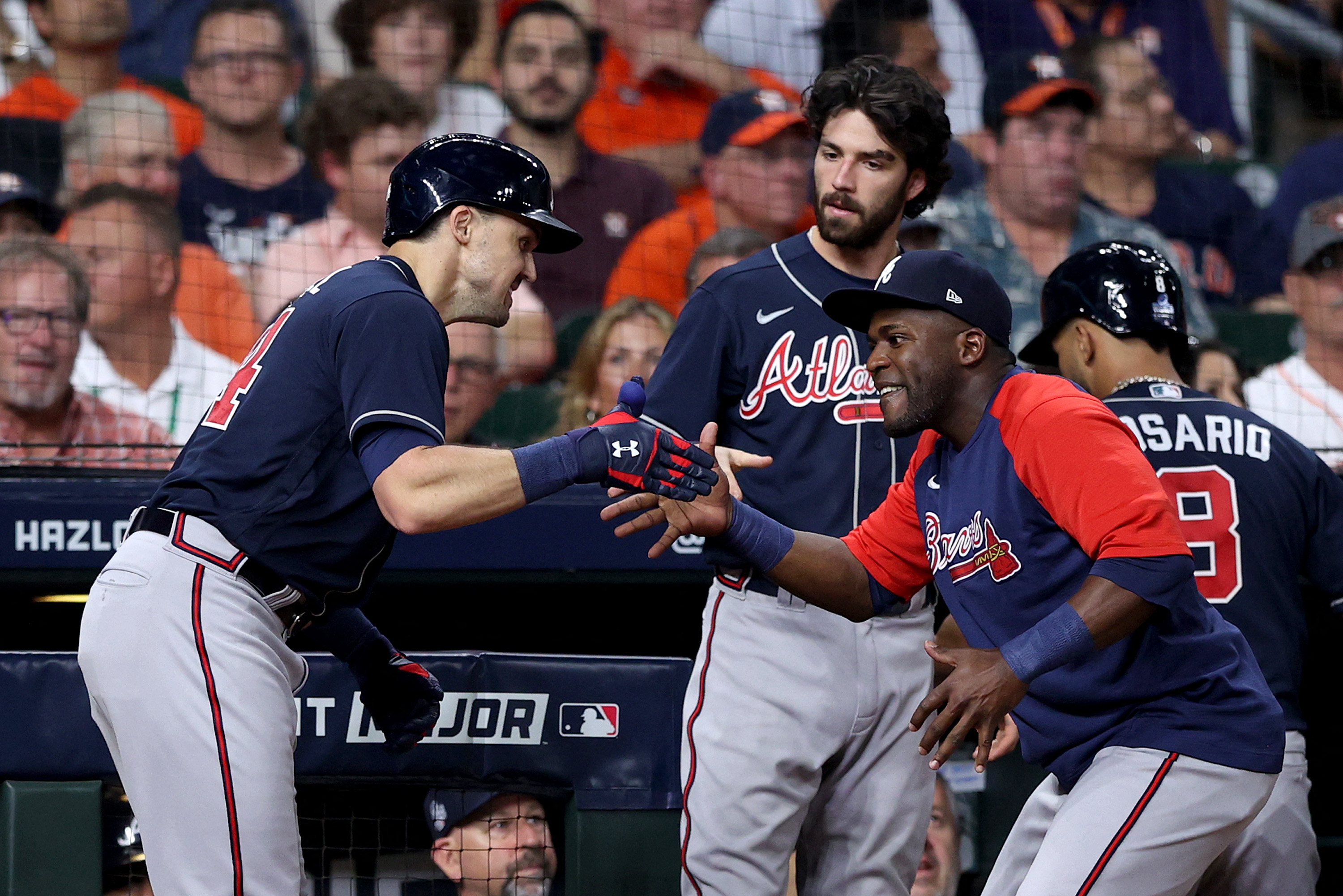 Con jonrones de Duvall y Soler, los Bravos pegaron primero en la Serie Mundial