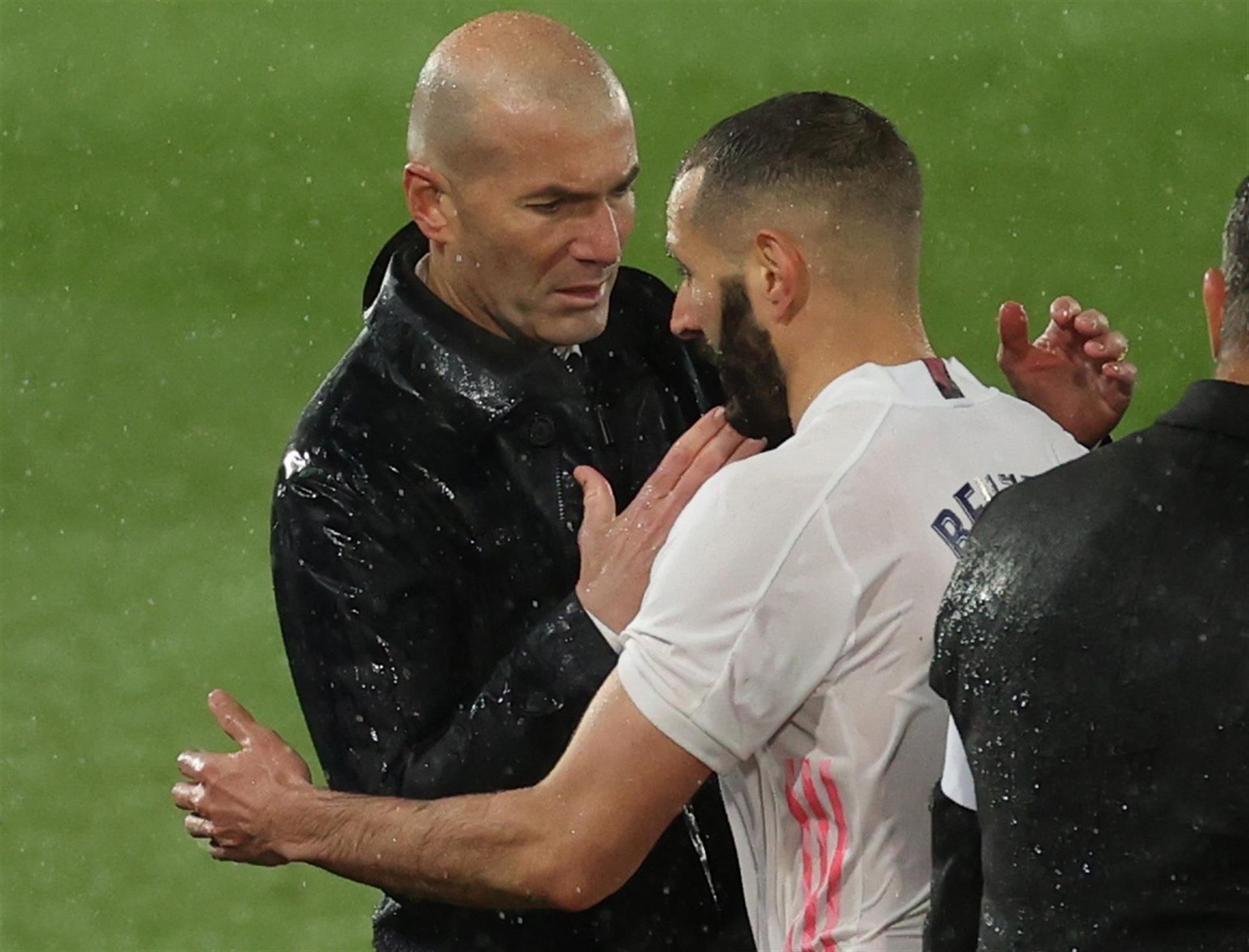 Para Zidane, Benzema merece el Balón de Oro: “Es un jugador increíble”