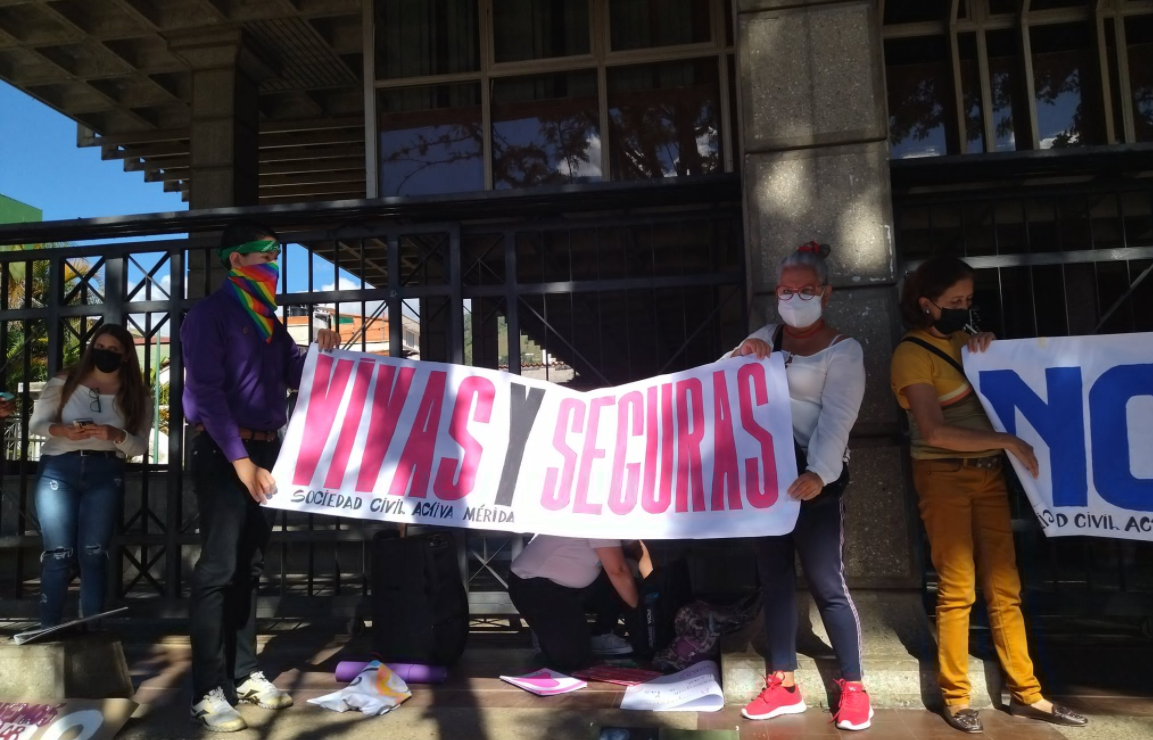 Sociedad civil y organizaciones en defensa de los DDHH levantan la voz contra la violencia de género en Mérida