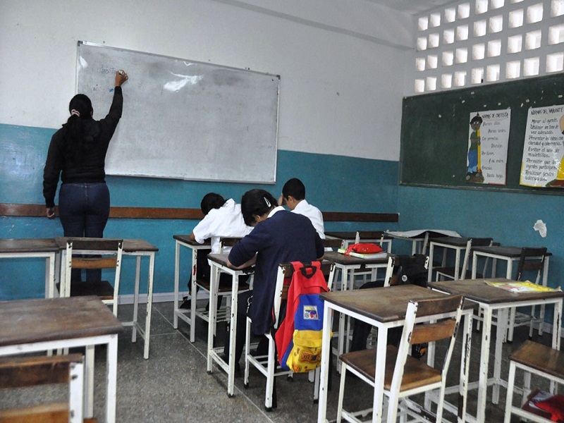 Chavismo confirmó retorno a clases presenciales tras elecciones regionales (VIDEO)