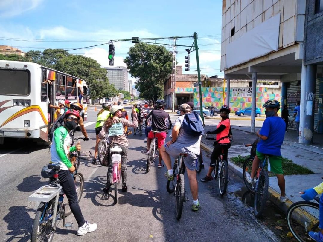 Ser ciclista en la Gran Valencia y “no morir” en el intento