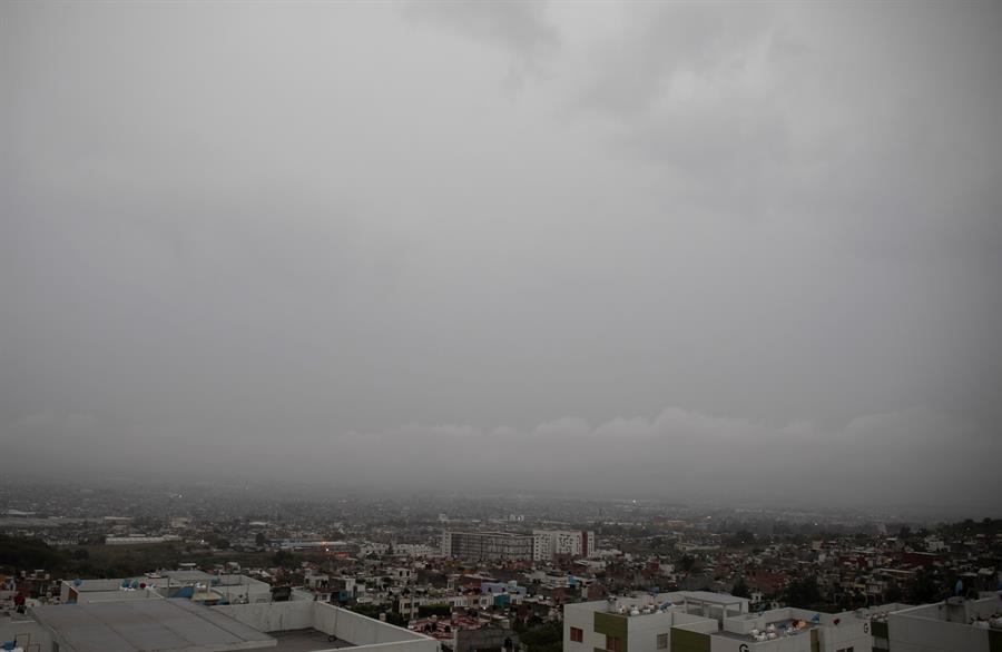 La tormenta tropical Wanda se mueve hacia el este en el Atlántico