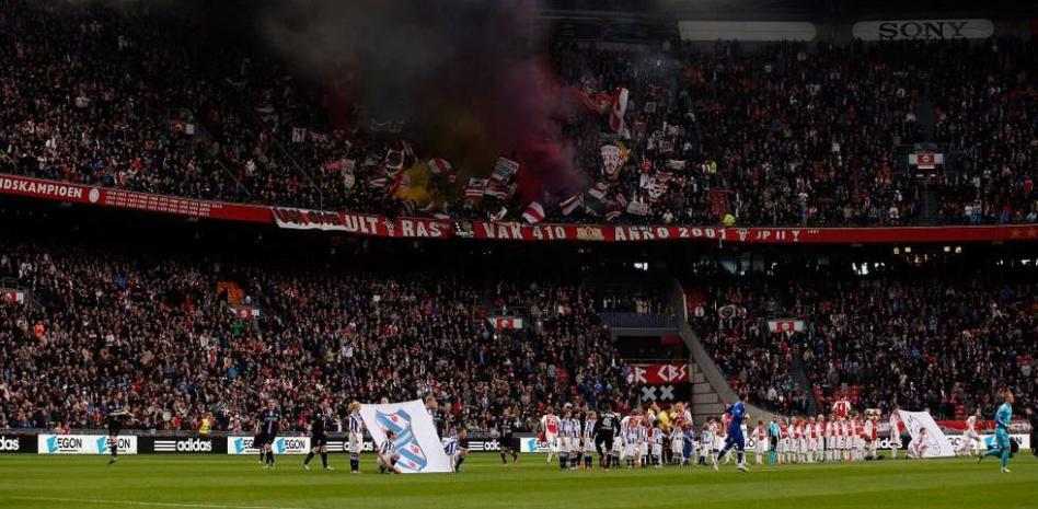 Fútbol holandés se jugará a puerta cerrada las próximas tres semanas para frenar contagios de Covid-19