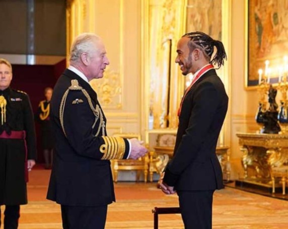 El impensado error que cometió Lewis Hamilton en un almuerzo con la reina Isabel II