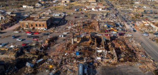 Cerca de 80 muertos en Kentucky, declarado estado de emergencia tras tornados