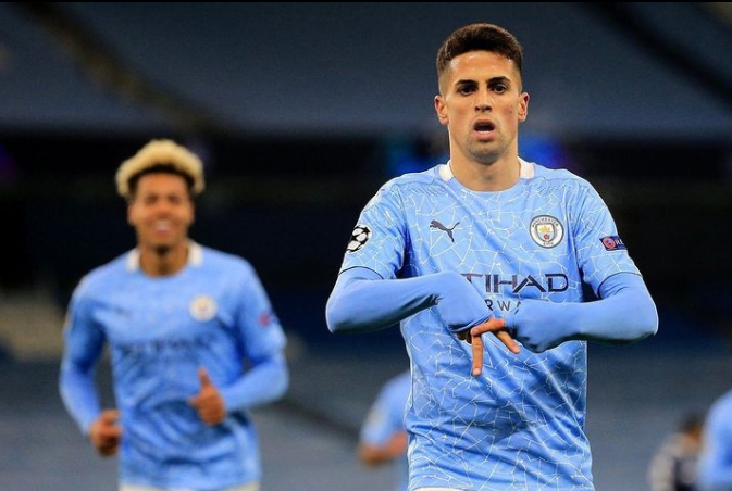 Joao Cancelo del Manchester City, fue agredido con un golpe en la cara durante un robo en su hogar