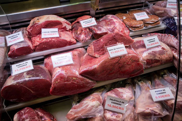 Advierten posible escasez de carne y huevo en EEUU debido al rápido avance de ómicron