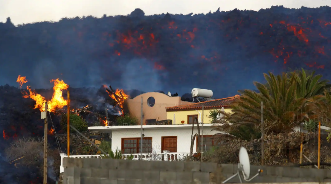 “Nos quitó el hogar”: doloroso testimonio de un venezolano en España tras la erupción del volcán de La Palma (VIDEO)