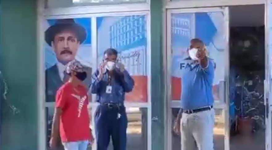 Vigilante del Hospital de Coro interrumpió cobertura de denuncias de pacientes y familiares (VIDEO)