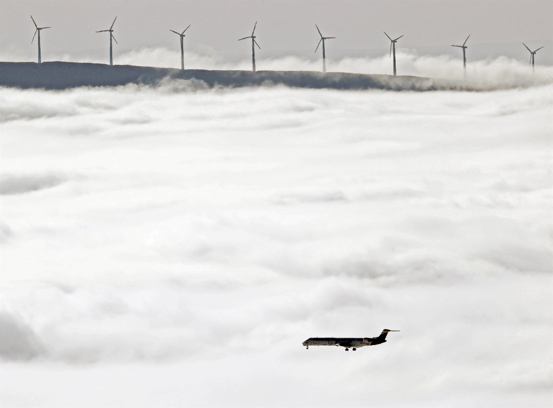 España anuncia que cierra su espacio aéreo a las aerolíneas rusas