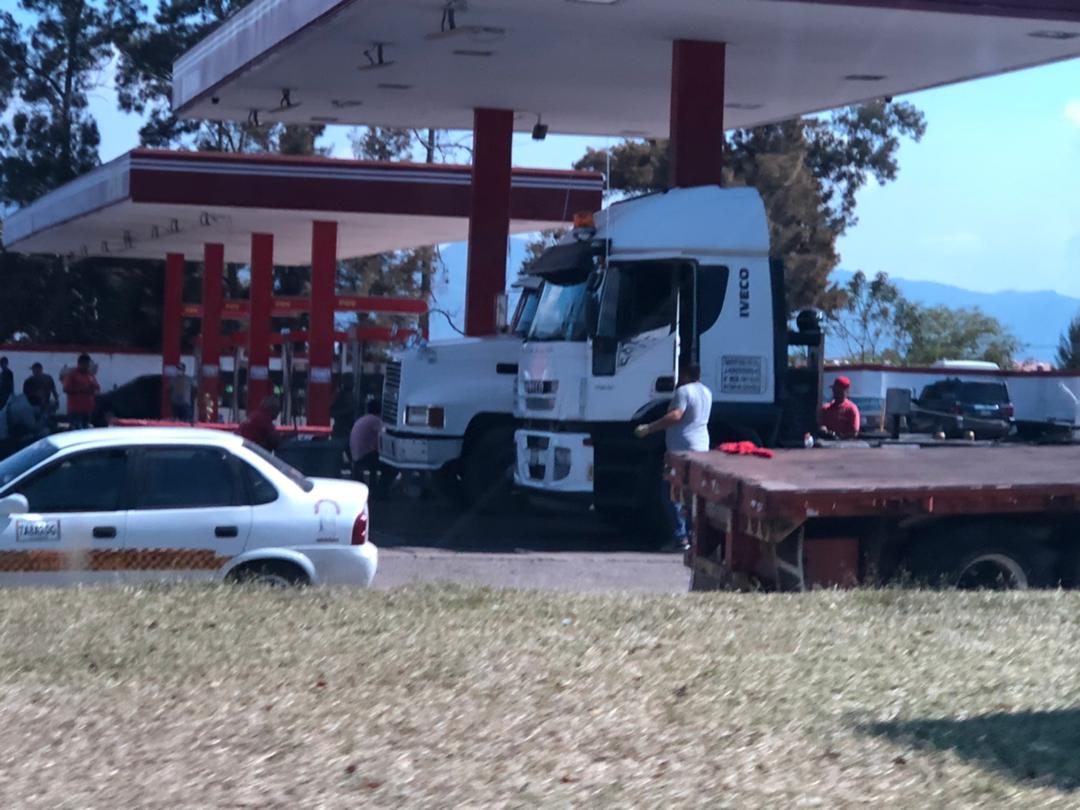 Mercado negro de gasolina en Táchira se dispara “al infinito y más allá” (Detalles)