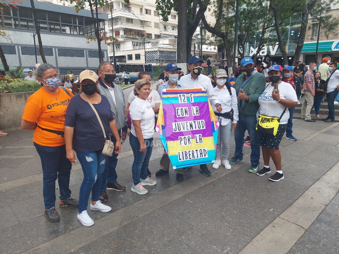 El “Señor del Papagayo” rinde homenaje a la juventud este #12Feb (FOTO)