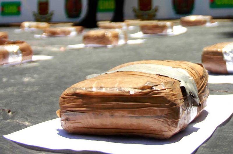 Incautan en El Salvador 800 kilos de droga y detienen a seis mexicanos