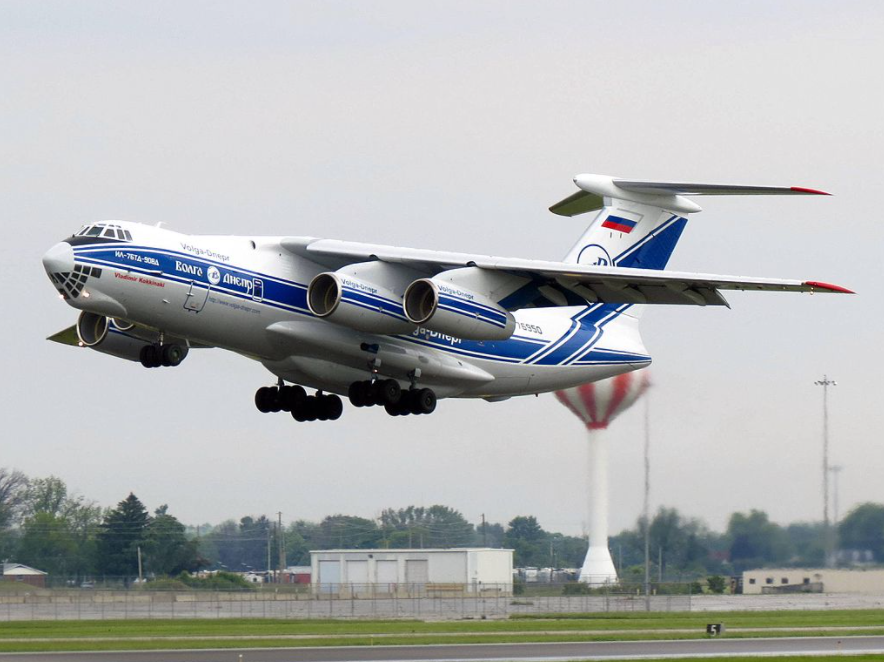 Defensa antiaérea de Ucrania derribó avión Ilyushin Il-76, cargado de paracaidistas rusos