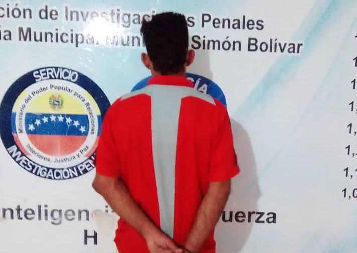 Anzoátegui: Quinceañera forcejeó con un depravado sexual y escapó, llamó a la policía y lo buscó hasta “debajo de las piedras”