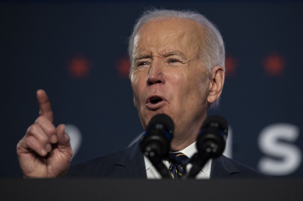 Biden parte hacia Europa para cumbres sobre la guerra en Ucrania