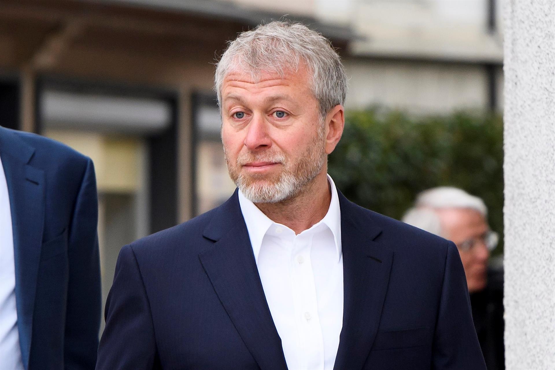 Oligarca Abramovich rogó a sus amigos de Hollywood que paguen el salario de sus empleados