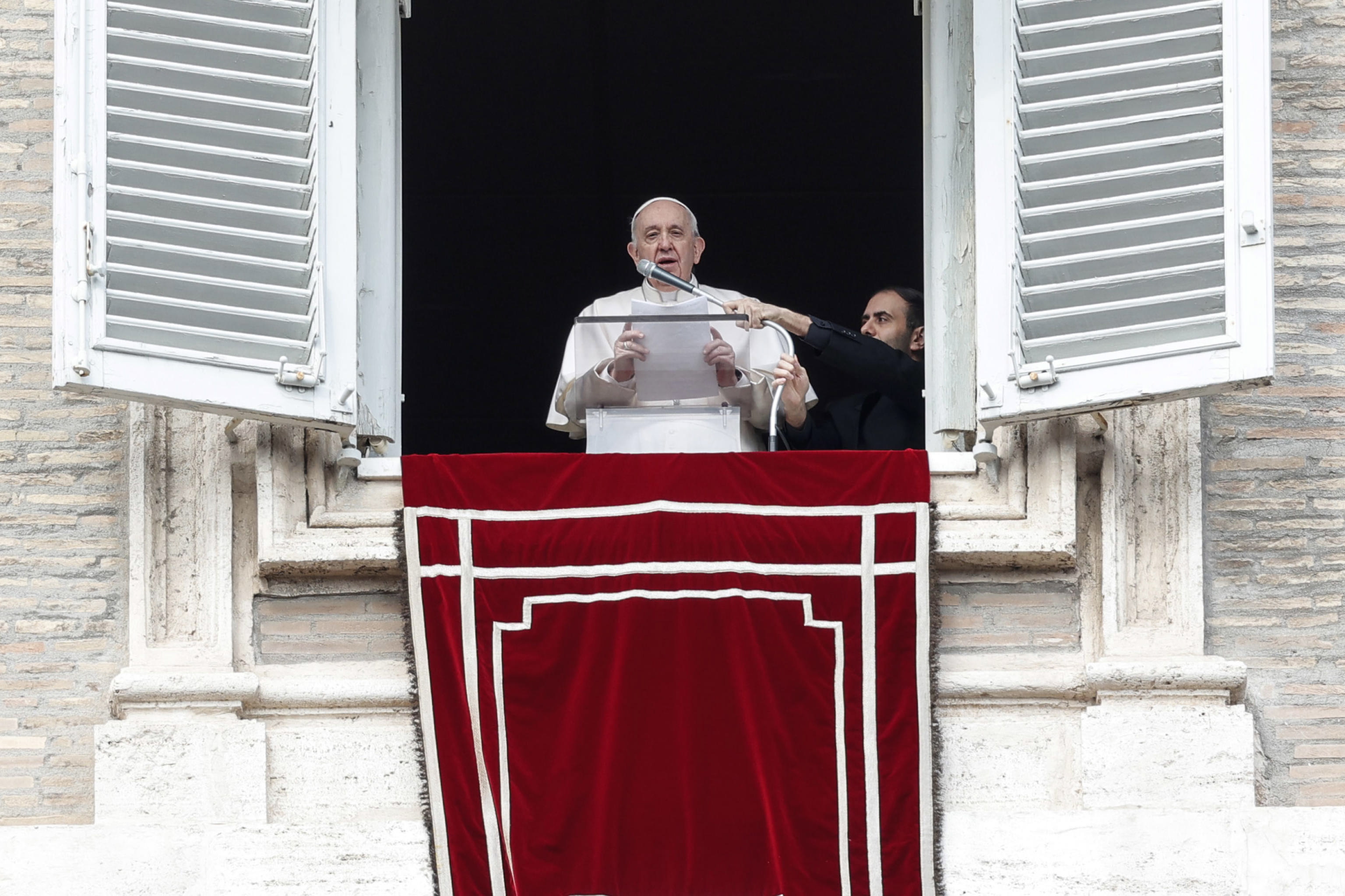 El papa Francisco pidió que cese la guerra y respeto al derecho internacional en Ucrania