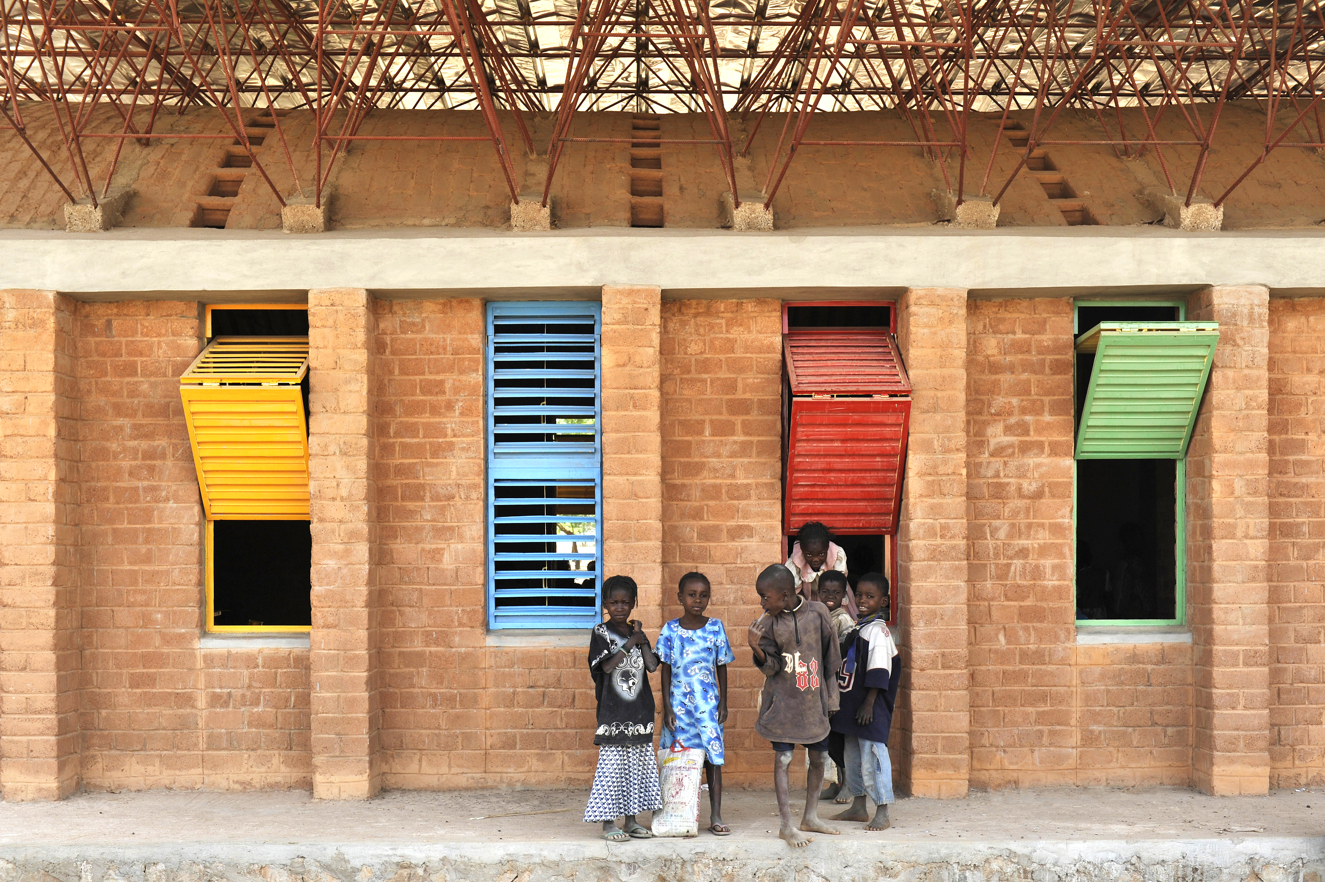 Diebedo Francis Kere, primer Pritzker africano, premiado por su arquitectura social